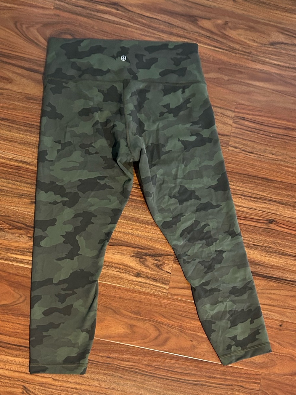 Lululemon green camo workout leggings women’s size 14
